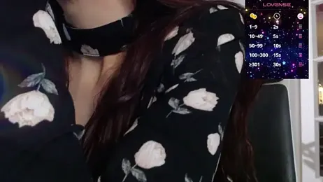 nambidash- webcam stripchat model stream image