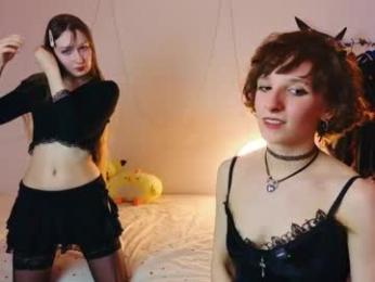 yellow_songbird webcam chaturbate model stream image