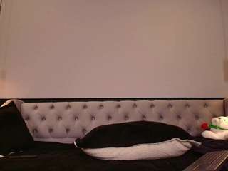 mayli-x webcam model stream image