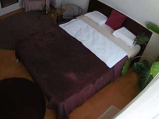 voyeurcam-julmodels-whitebed-5 webcam model stream image