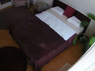 voyeurcam-julmodels-whitebed-5 webcam model stream image