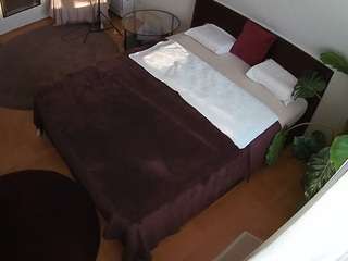 voyeurcam-julmodels-whitebed-5 webcam model stream image