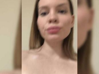 PregnantElf webcam model stream image