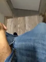 A_man_in_public webcam model stream image