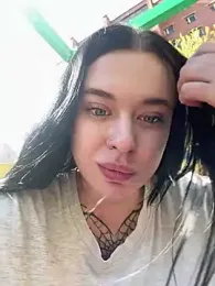 AlishaOfThorns webcam model stream image