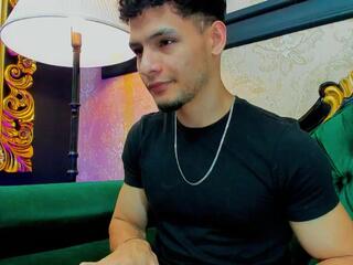 Alessandro Kiing webcam model stream image