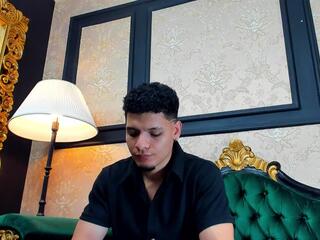 Alessandro Kiing webcam model stream image