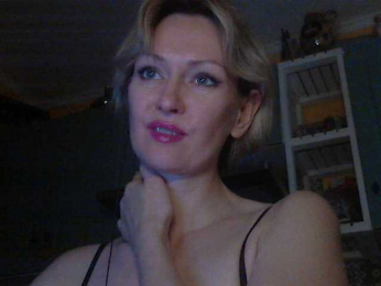RedEmemdems webcam model stream image
