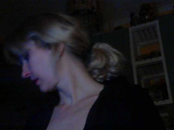 RedEmemdems webcam model stream image