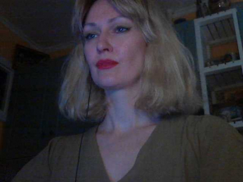 RedEmemdems webcam model stream image