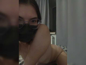 DarkCherry webcam model stream image