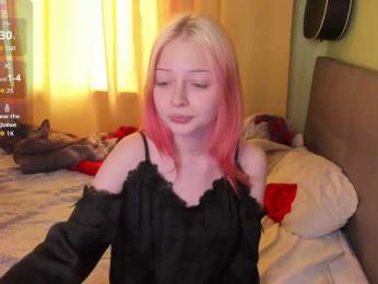 LiaPetite webcam bongacams model stream image