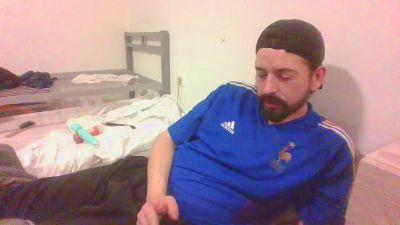 GutsXbsk webcam model stream image