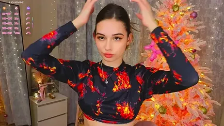 LunaraRada webcam model stream image