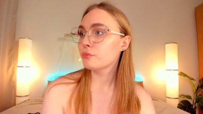 MiaBond_ webcam model stream image