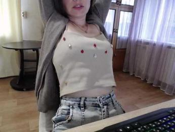Millie webcam model stream image