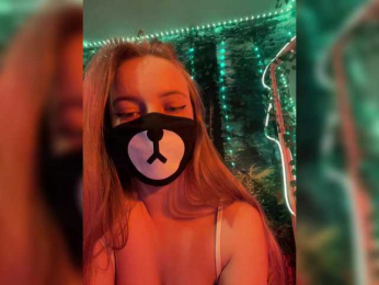 -Summer- webcam model stream image