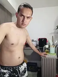 BombomAndAxel webcam model stream image