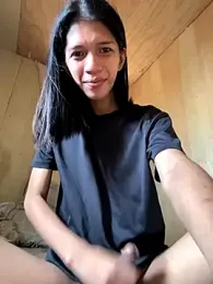 Hot_tsjeshelle webcam model stream image