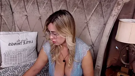 BustyGizelle webcam preview