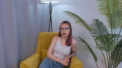 QuennaAle webcam model stream image