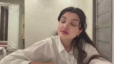 LizPabelick webcam cam4 model stream image