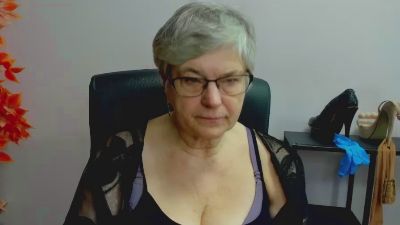 femmeIRIS webcam model stream image