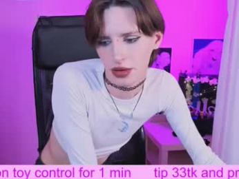 kira_long webcam model stream image