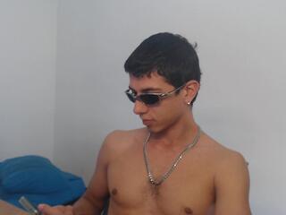 Ryan Medeiros webcam model stream image