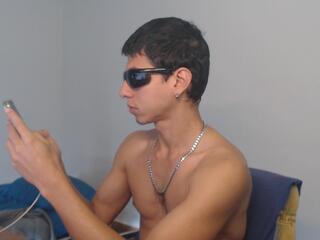 Ryan Medeiros webcam model stream image