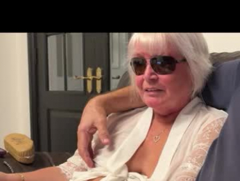 uk_poker_milf webcam chaturbate model stream image