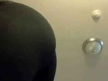 Flossee webcam model stream image