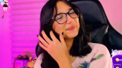 luniverse_ webcam cam4 model stream image