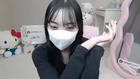 momo_room webcam stripchat model stream image