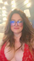 HotHousewife33 webcam model stream image