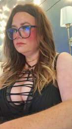 HotHousewife33 webcam model stream image