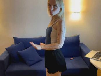 Vikamoon webcam model stream image
