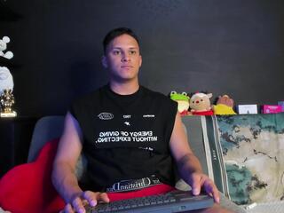 James Owenn webcam model stream image