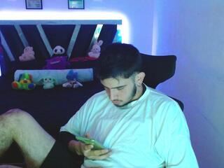 Dante Whitee webcam flirt4free model stream image