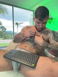 DimitriSullivan_ webcam model stream image