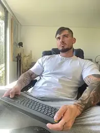 DimitriSullivan_ webcam model stream image