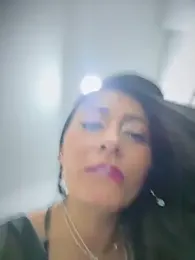 _Bella-Office1 webcam model stream image