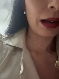 _Bella-Office1 webcam stripchat model stream image