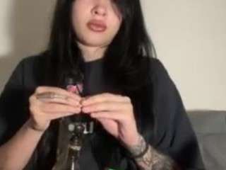 bratluvaaa webcam model stream image