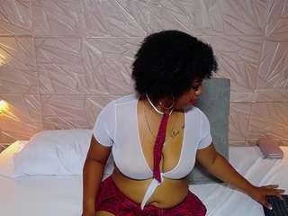 milf-loves-cock webcam model stream image