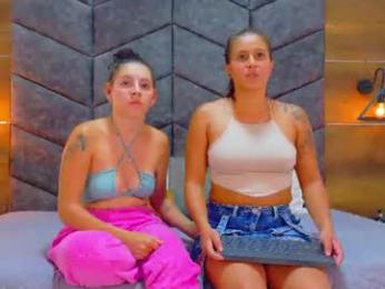 chloe_and_scarlett webcam model stream image