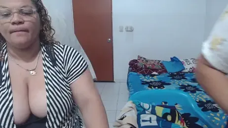 mademooms webcam model stream image