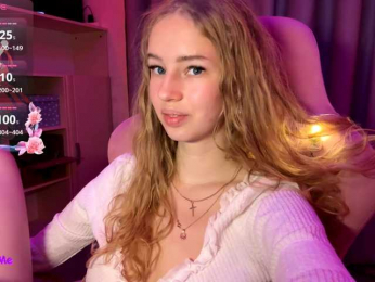 SweetyWhisper webcam model stream image