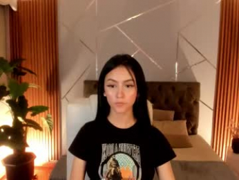 _coraliinee_ webcam model stream image