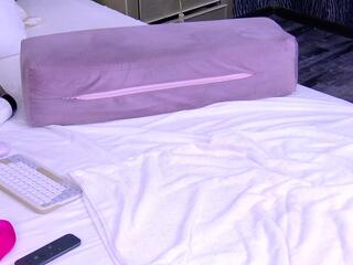 Chanelle Dy webcam model stream image